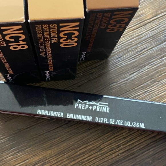 MAC Cosmetics - Picture 5 of 6